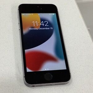 Apple iPhone SE 2016 unlocked 64gb